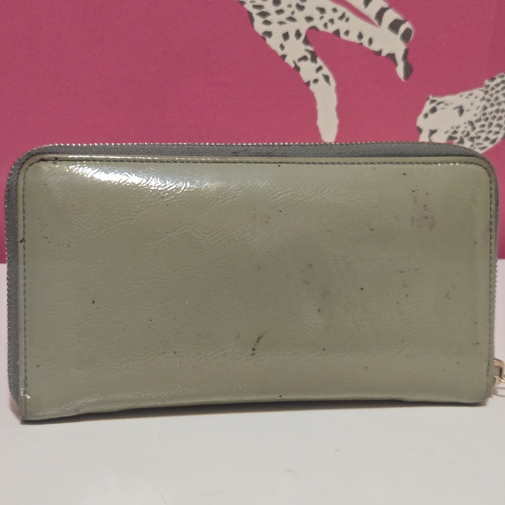 GUC Yves Saint Laurent Olive Green Patent Leather Ziparound Continental Wallet - Picture 5 of 15